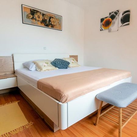 Apartmani Ivan Lopar Εξωτερικό φωτογραφία