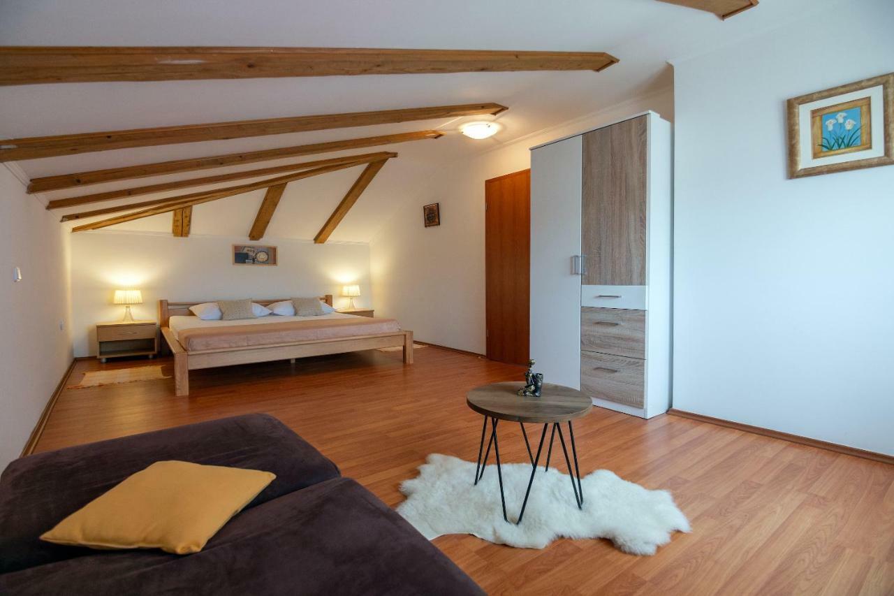 Apartmani Ivan Lopar Εξωτερικό φωτογραφία