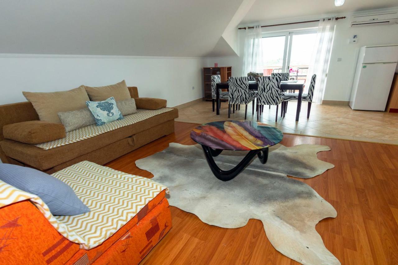 Apartmani Ivan Lopar Εξωτερικό φωτογραφία