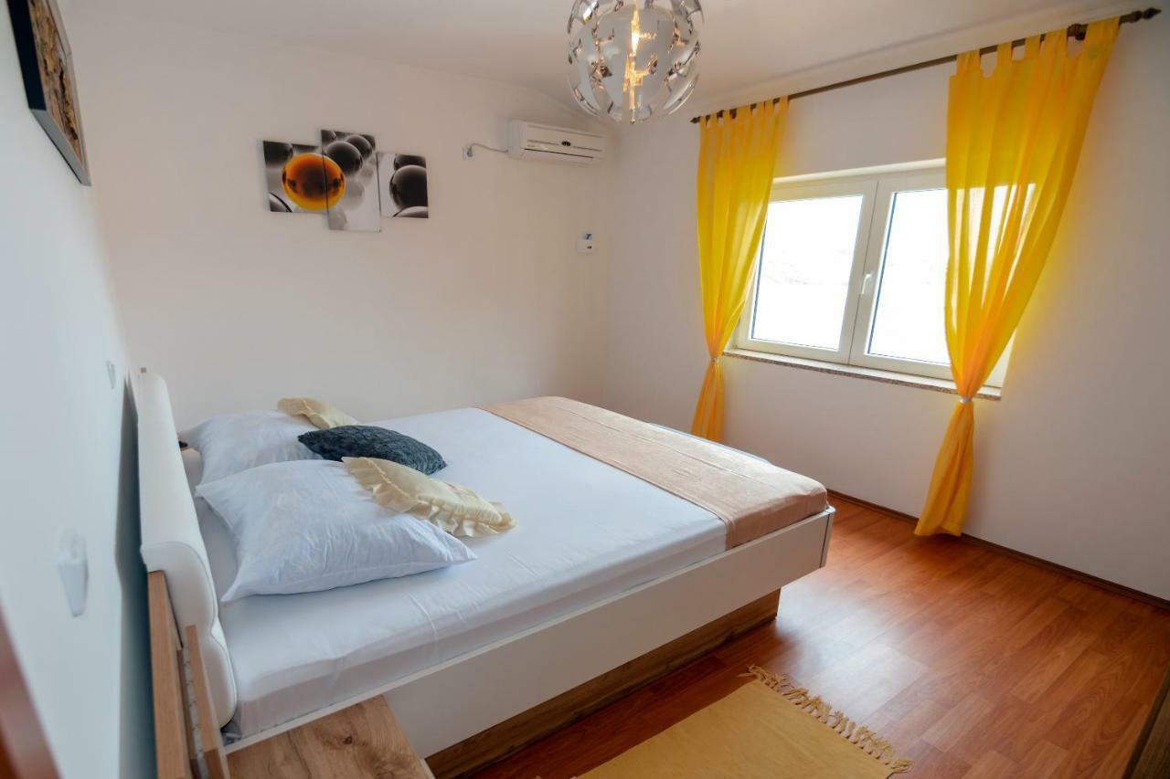 Apartmani Ivan Lopar Εξωτερικό φωτογραφία