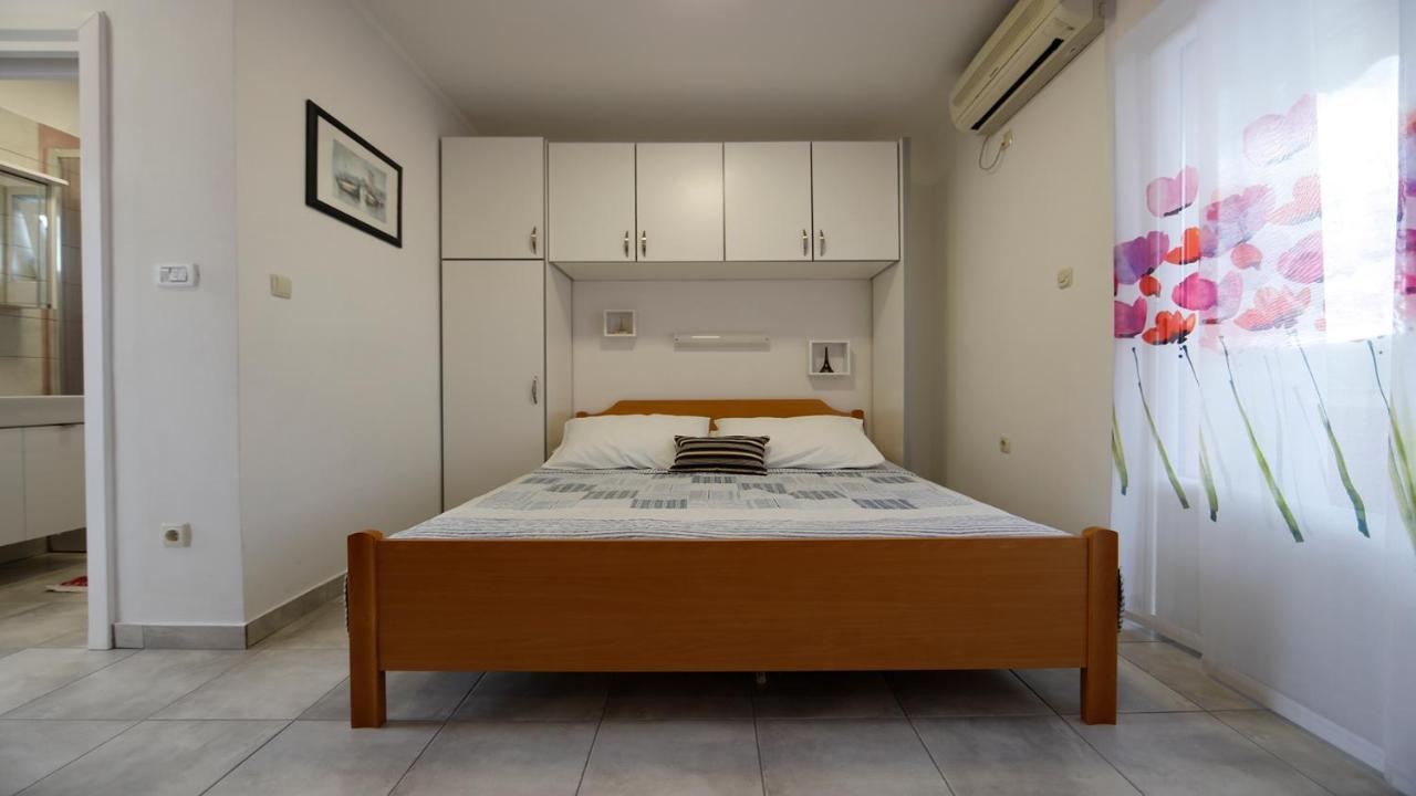 Apartmani Ivan Lopar Εξωτερικό φωτογραφία